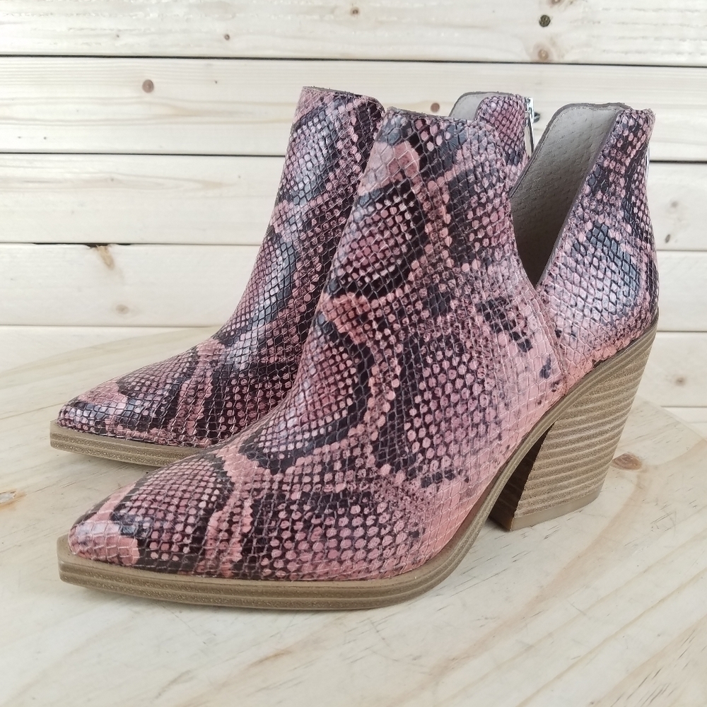 Vince Camuto GIGIETTA Leather Ankle Boot 6 US Western Biker Bootie Snakeskin NEW